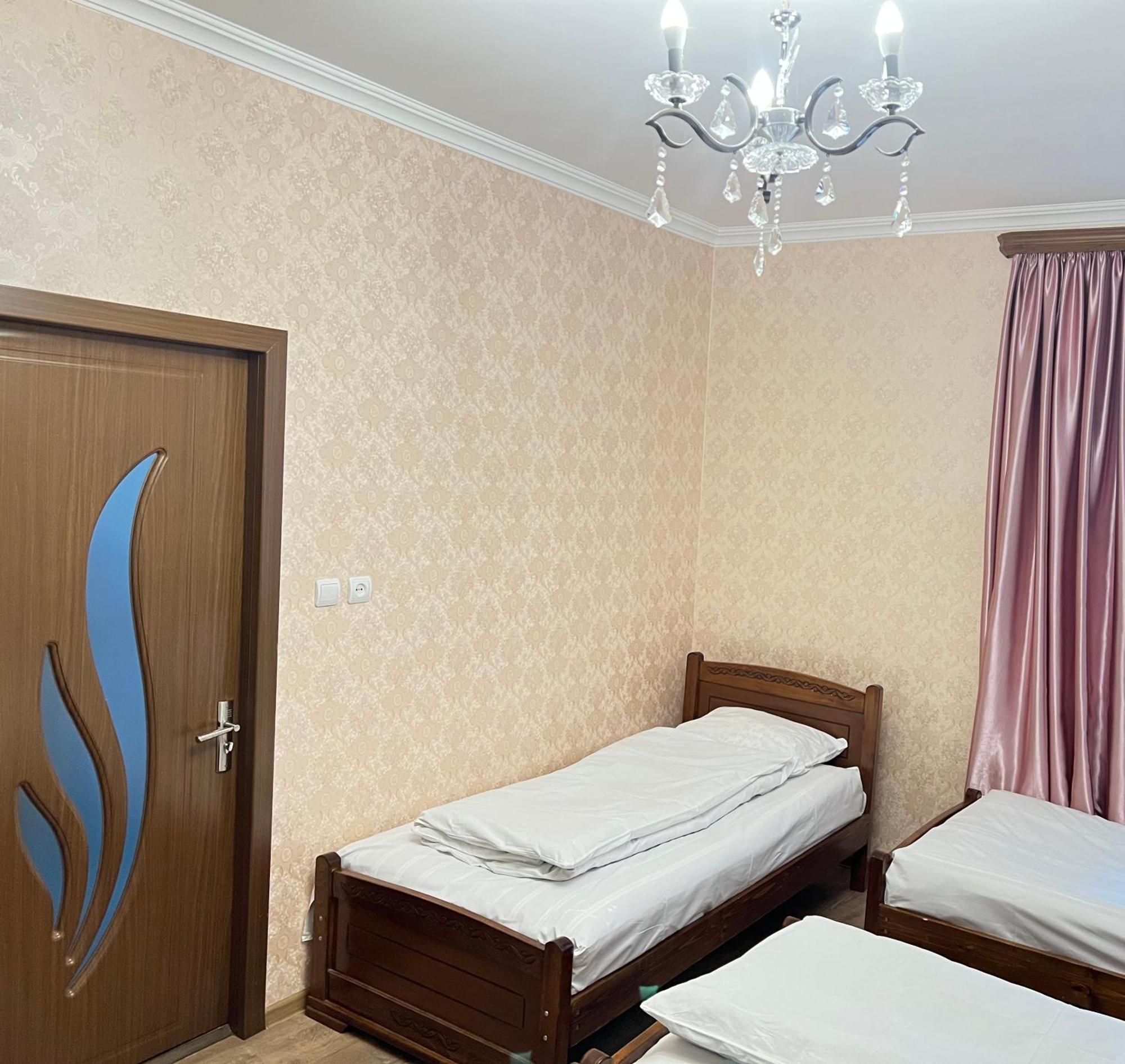 Mikheil Pitskhelauri Guest House Kazbegi Exterior photo